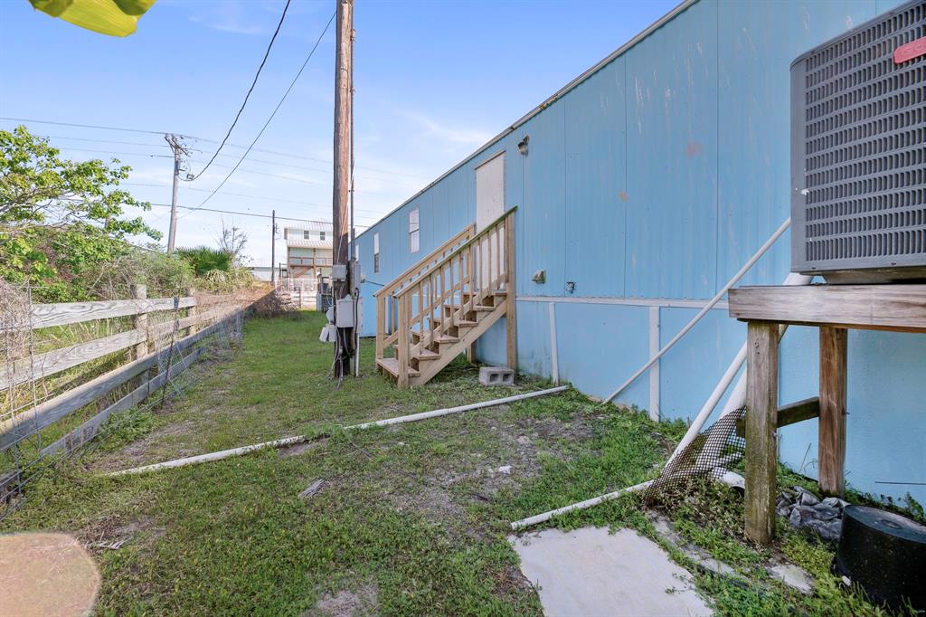 309 S 10th Street, Port O Connor, Texas image 29