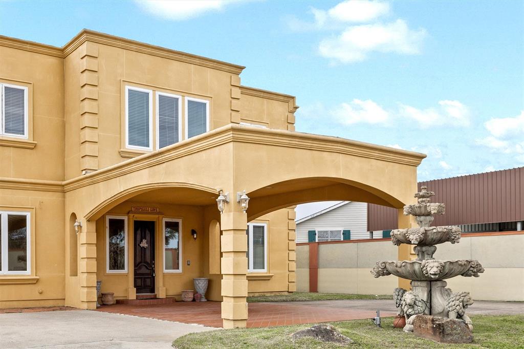 2732 Broadway Street, San Leon, Texas image 2