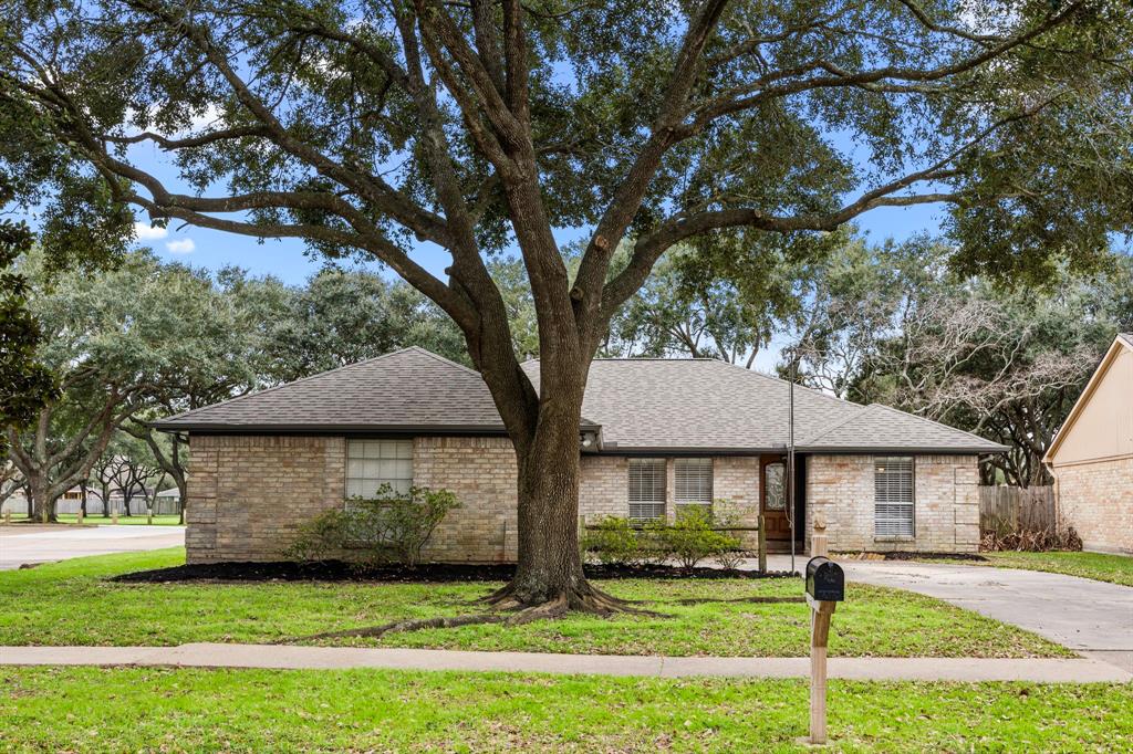 814 Pickford Drive, Katy, Texas image 3