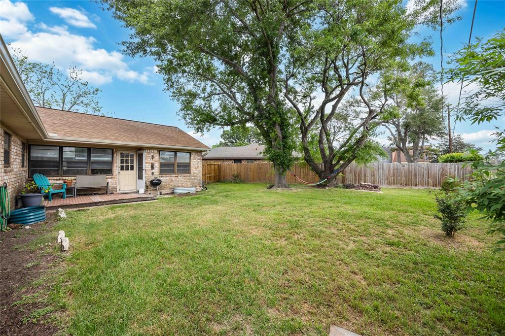 6107 Brown Bark Drive, Houston, Texas image 25