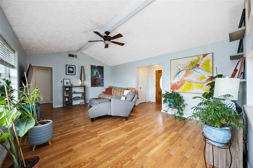 6107 Brown Bark Drive, Houston, Texas image 6