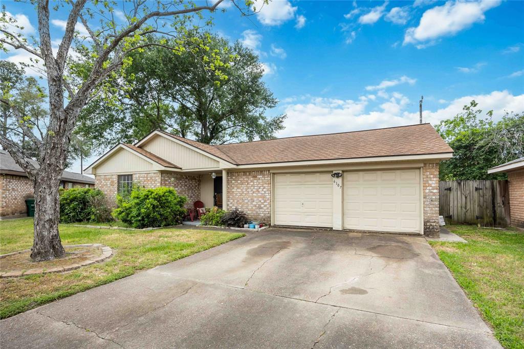 6107 Brown Bark Drive, Houston, Texas image 1