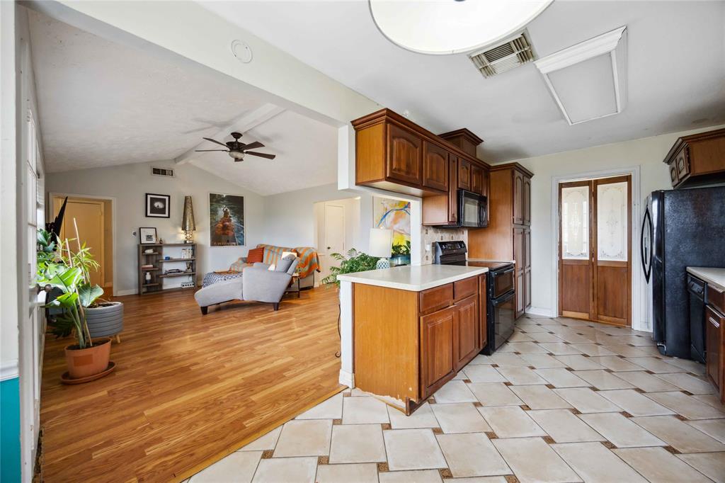 6107 Brown Bark Drive, Houston, Texas image 12