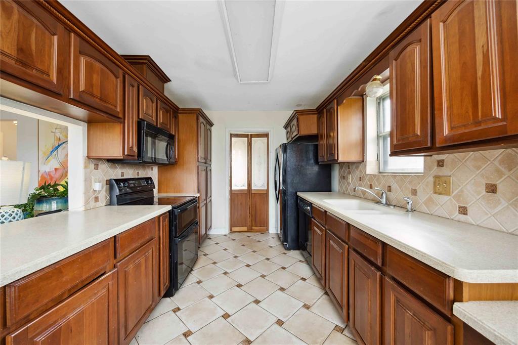 6107 Brown Bark Drive, Houston, Texas image 11