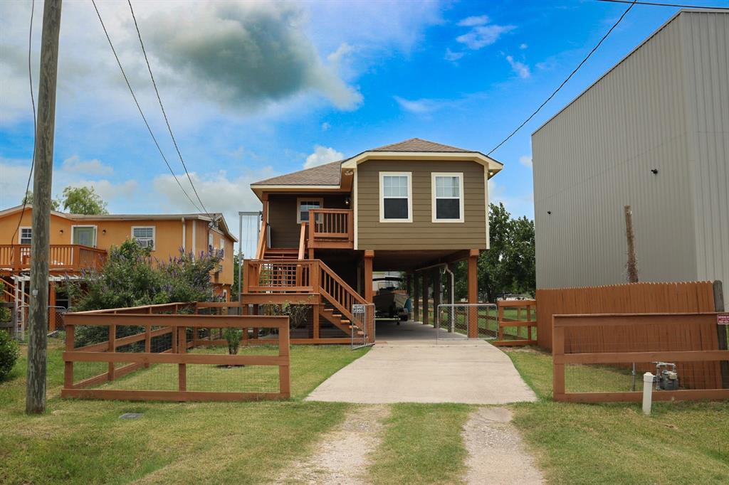 931 12th Street, Dickinson, Texas image 1