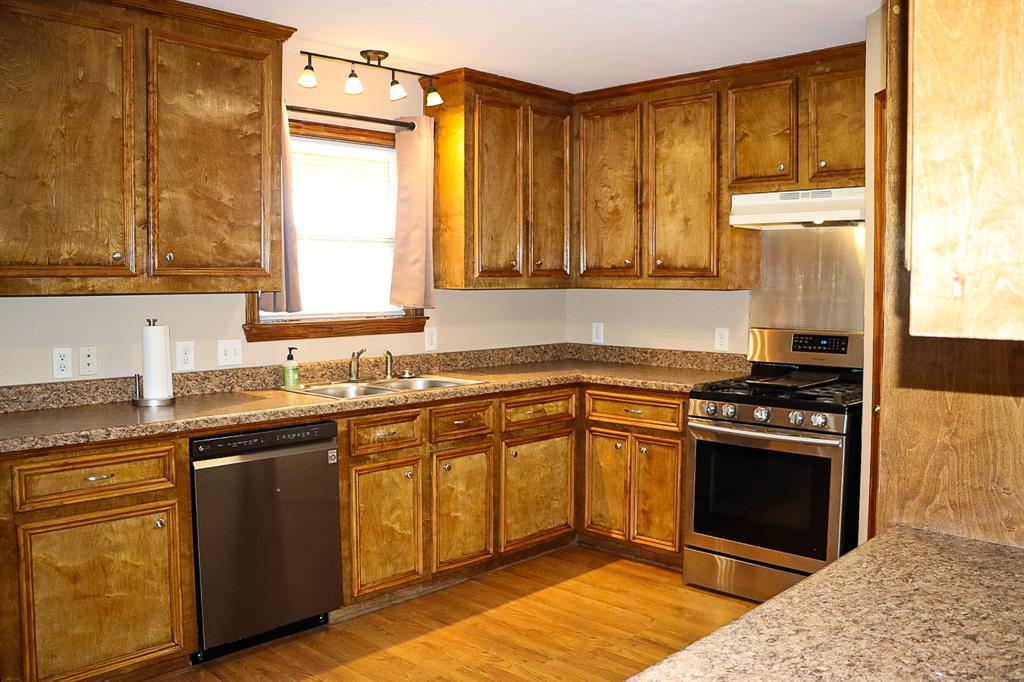 931 12th Street, Dickinson, Texas image 13