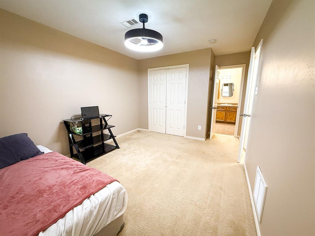 931 12th Street, Dickinson, Texas image 20