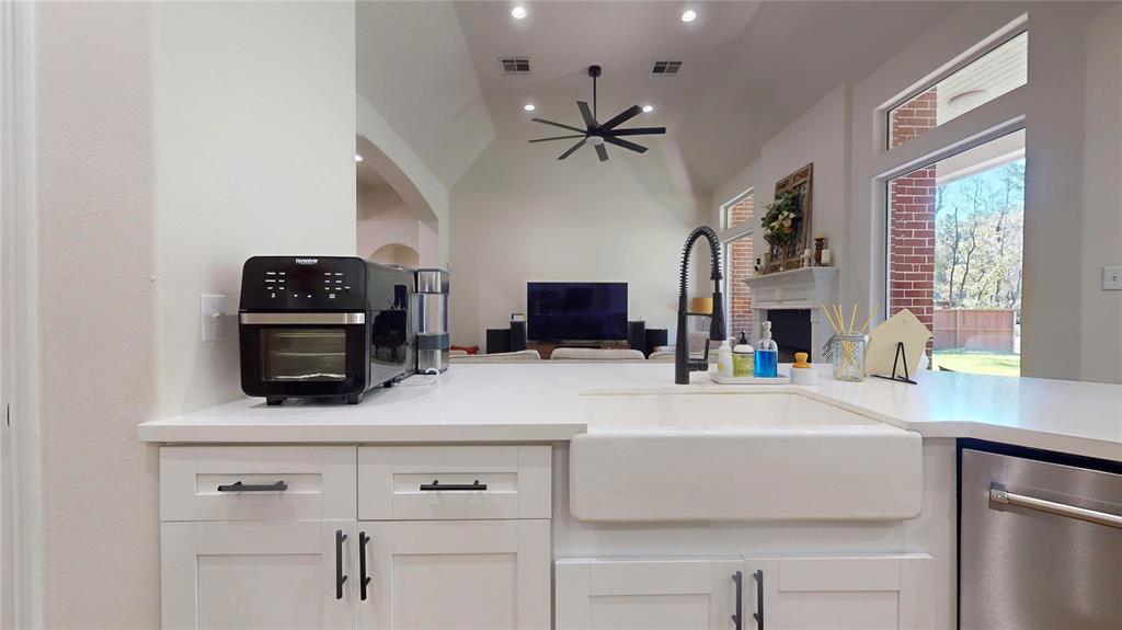 28511 E Benders Landing Boulevard, Spring, Texas image 14