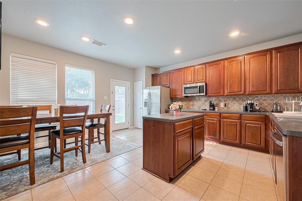 2610 Golden Creek Lane, Pearland, Texas image 8