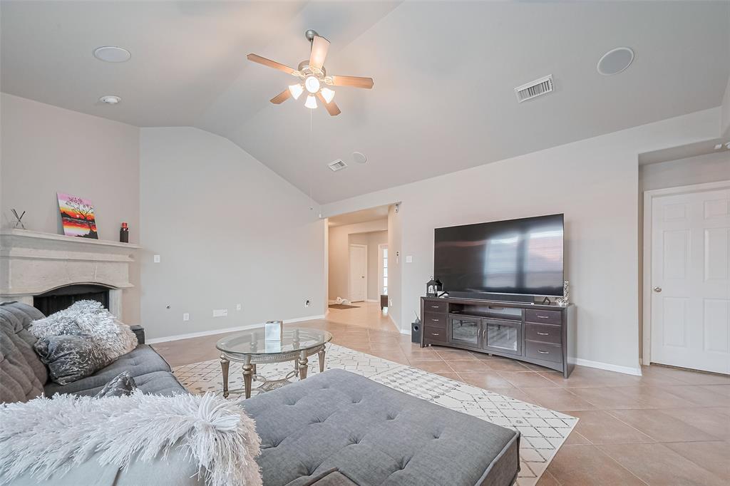 2610 Golden Creek Lane, Pearland, Texas image 6
