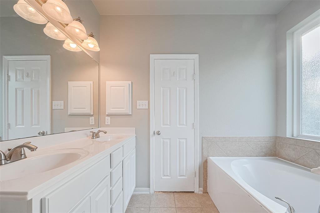 2610 Golden Creek Lane, Pearland, Texas image 32