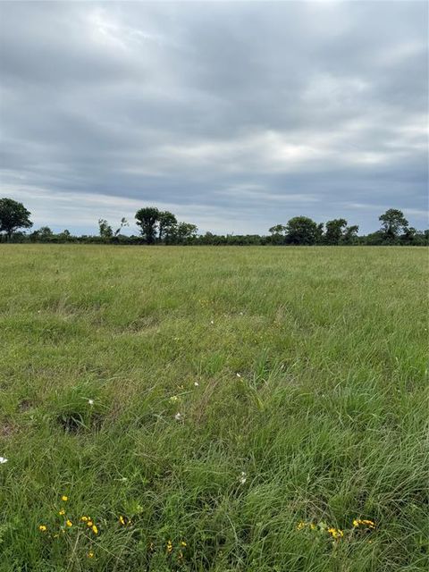 Photo of 1 Apache Trail, Angleton, TX 77515 (MLS # 3485967)