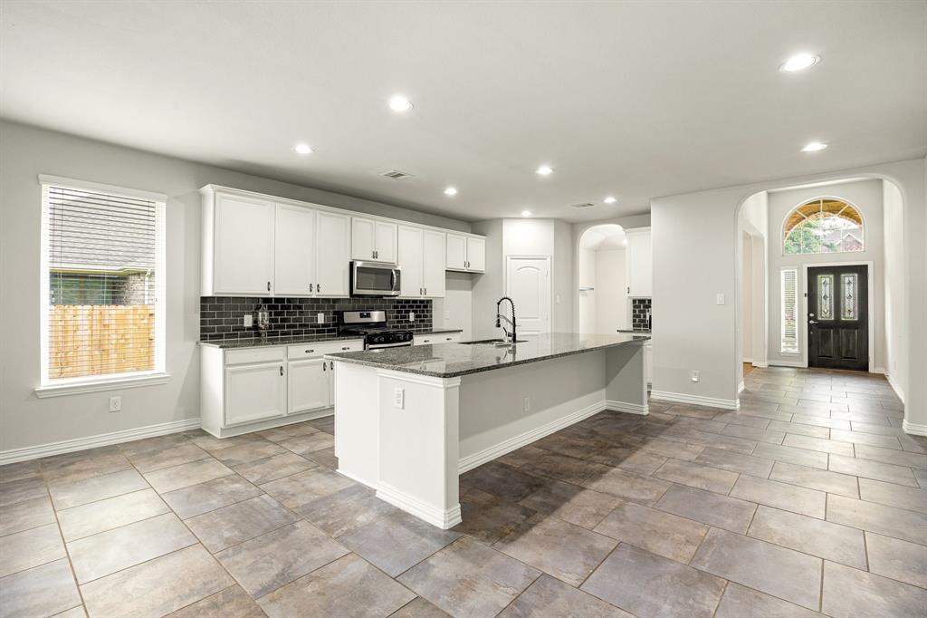 12510 Sherborne Castle Court, Tomball, Texas image 8