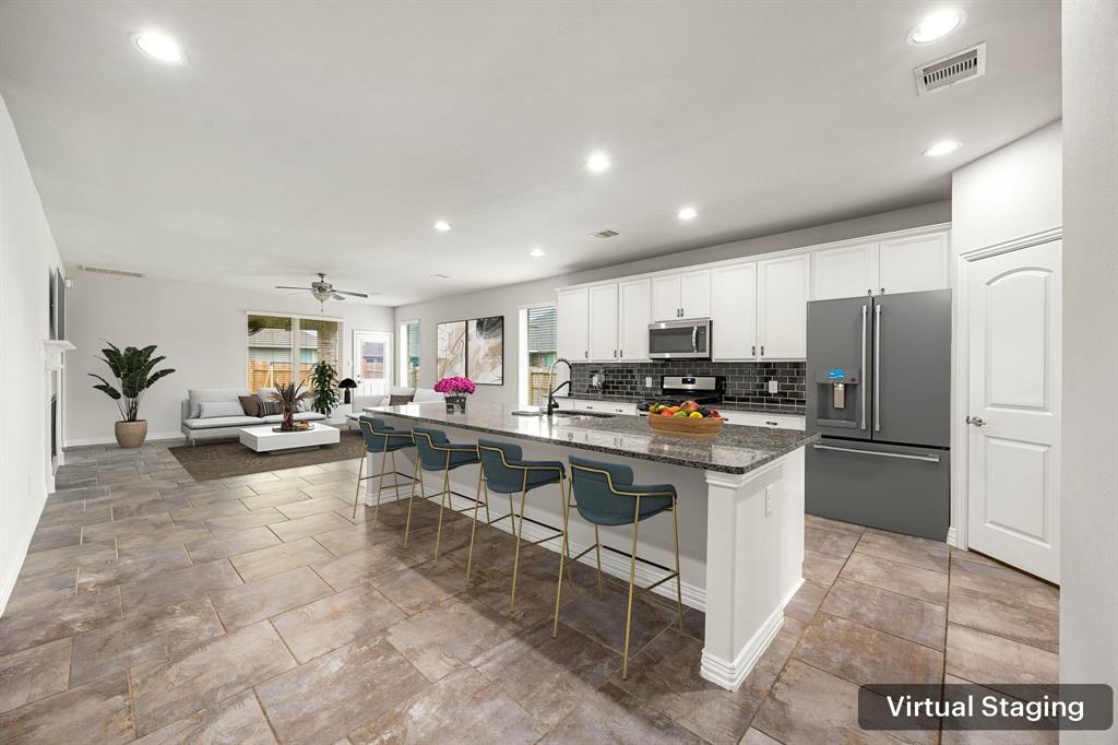 12510 Sherborne Castle Court, Tomball, Texas image 7