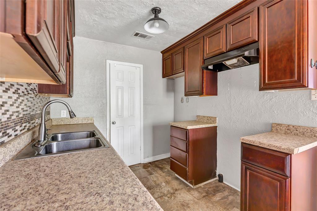 1708 N San Jacinto Street #1710, Liberty, Texas image 9
