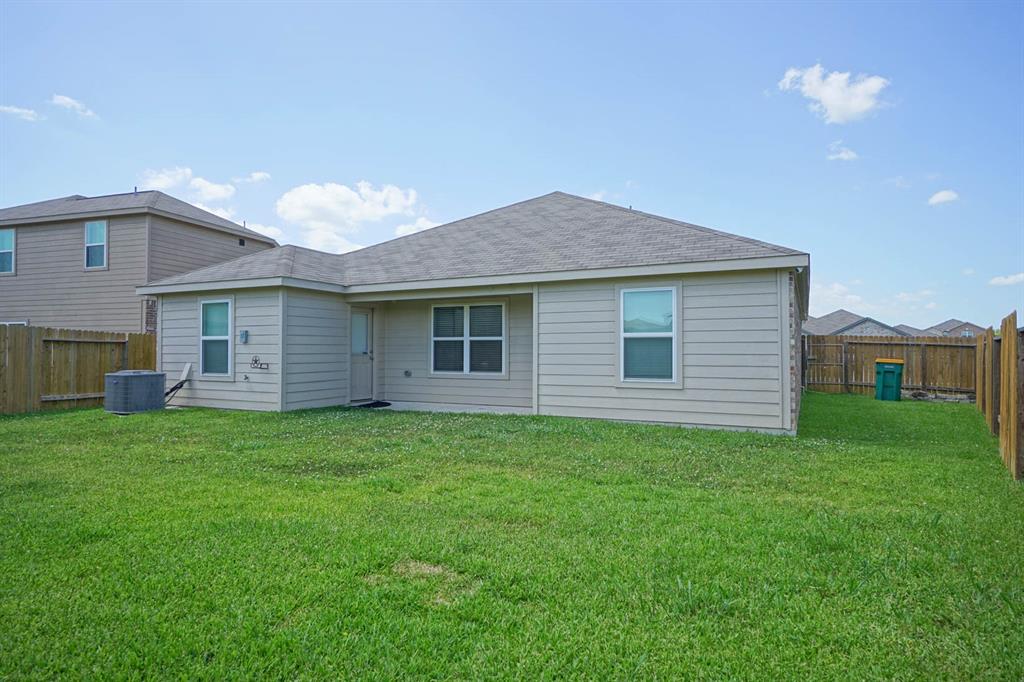 9514 Garnet Grove Drive, Iowa Colony, Texas image 4