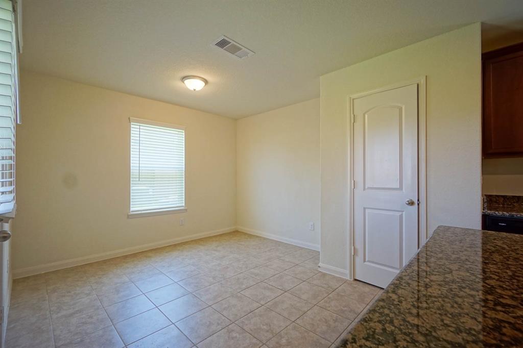 9514 Garnet Grove Drive, Iowa Colony, Texas image 25