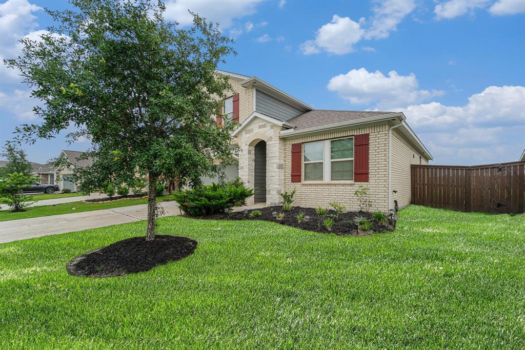7714 Squall Lane, Baytown, Texas image 4