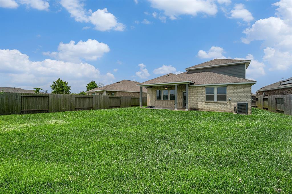 7714 Squall Lane, Baytown, Texas image 28