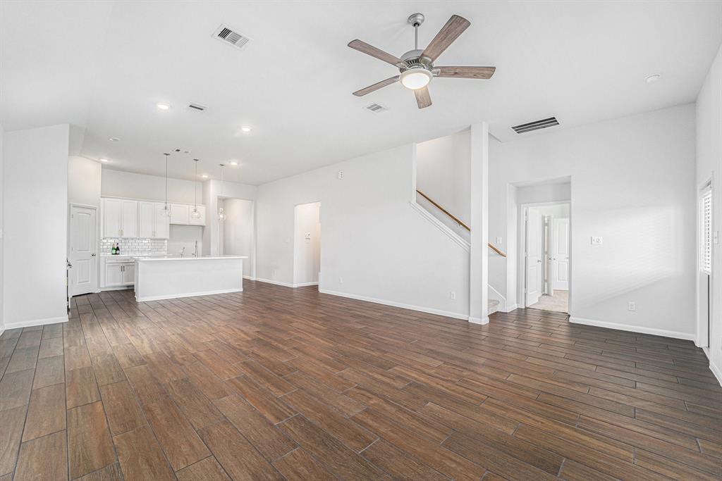 7714 Squall Lane, Baytown, Texas image 14