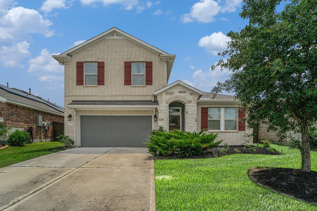 7714 Squall Lane, Baytown, Texas image 2