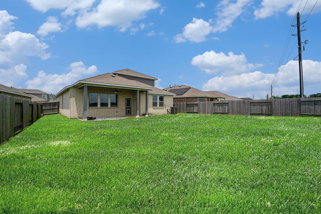 7714 Squall Lane, Baytown, Texas image 27
