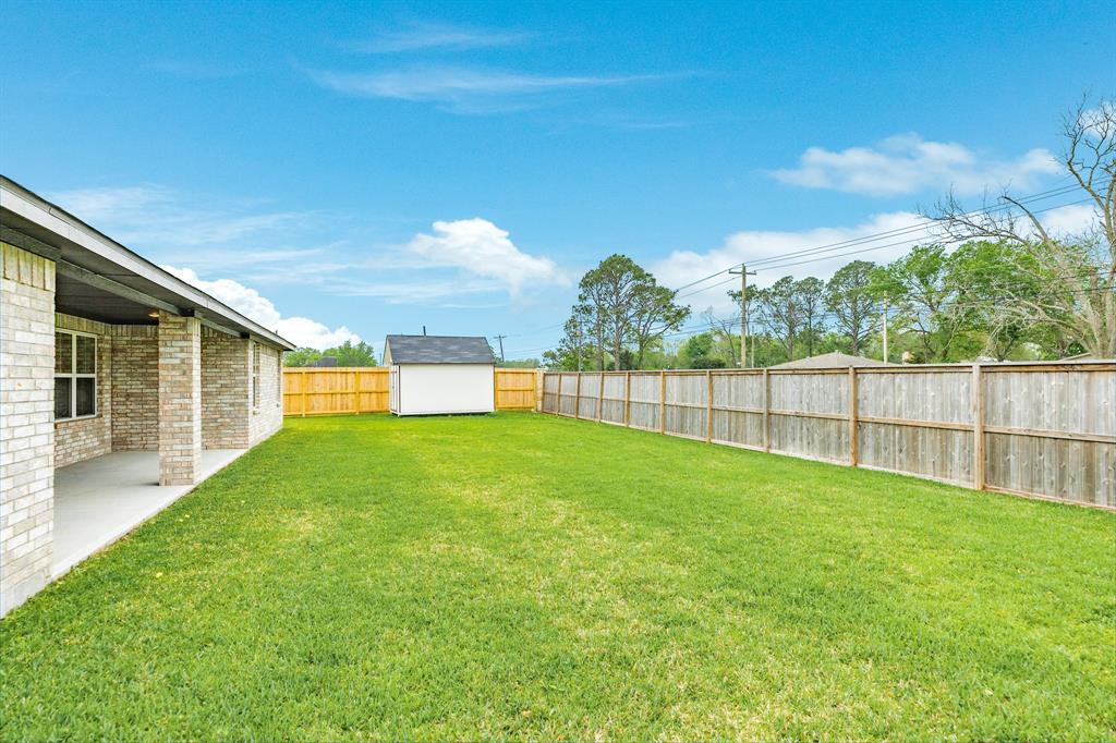 608 Greystone Lane, Angleton, Texas image 15