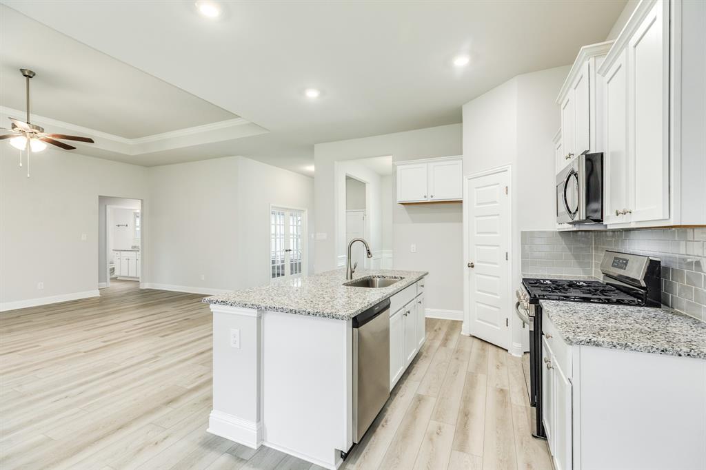 608 Greystone Lane, Angleton, Texas image 23