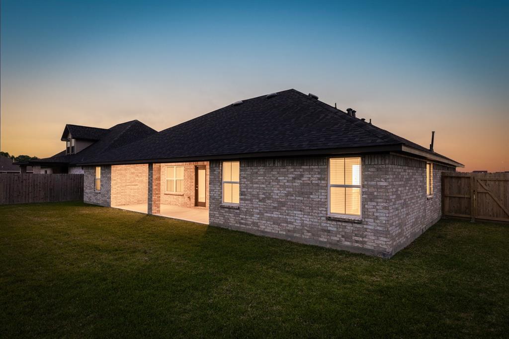 608 Greystone Lane, Angleton, Texas image 8