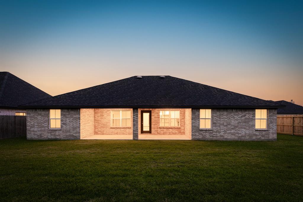 608 Greystone Lane, Angleton, Texas image 9