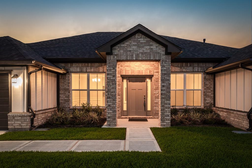 608 Greystone Lane, Angleton, Texas image 6