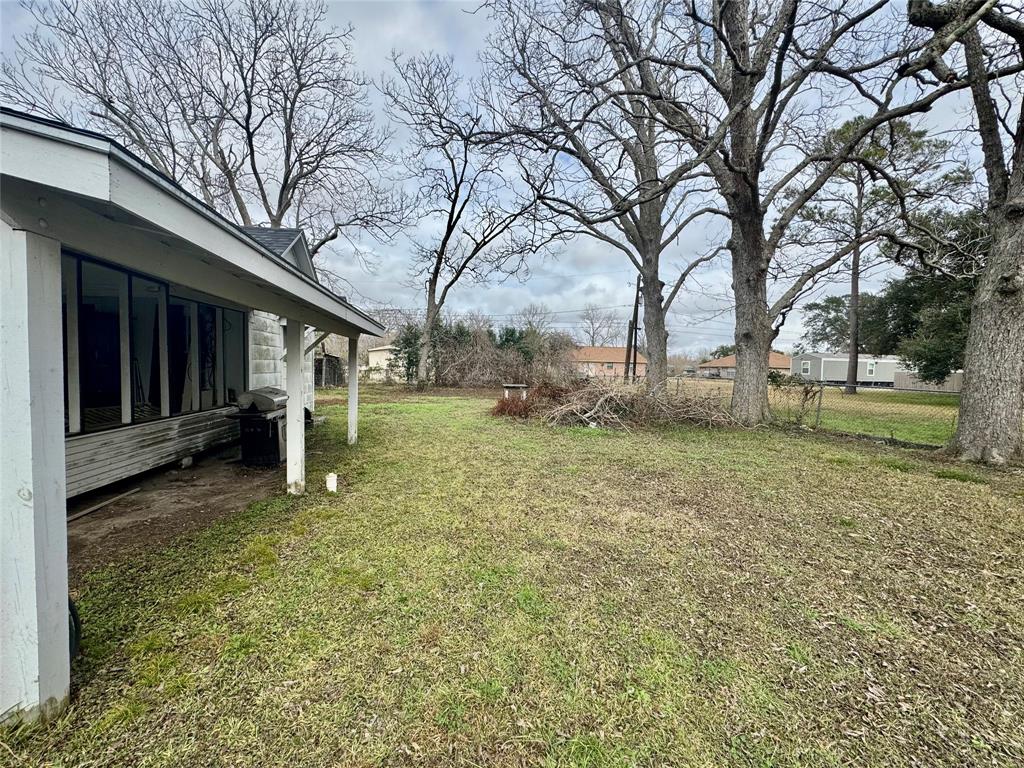 188 Elm Street, Blessing, Texas image 3