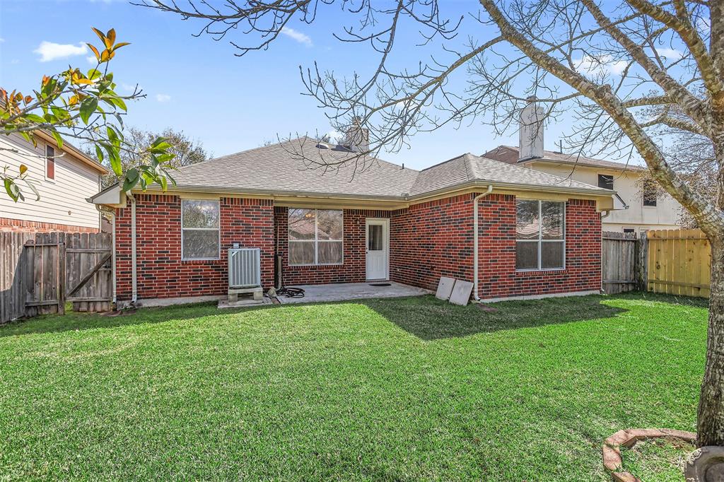 118 Rocky Cove Lane, Dickinson, Texas image 26