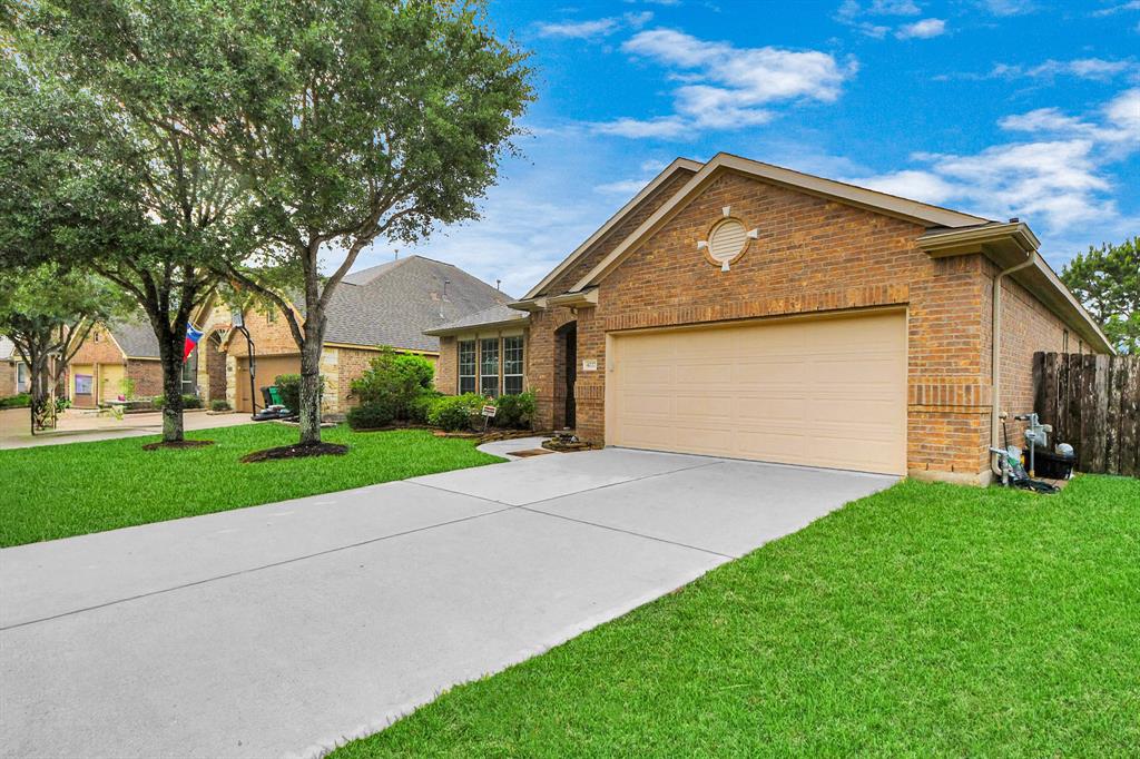 4227 Misty Waters Lane, Katy, Texas image 9