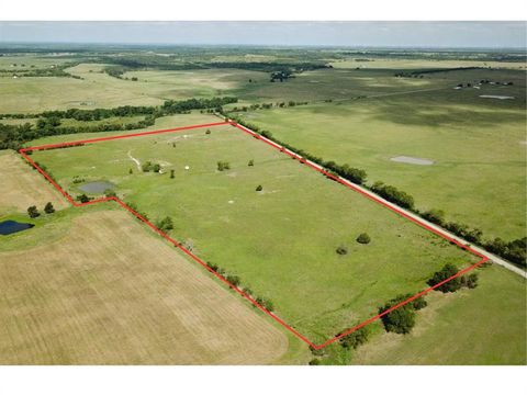 1685 Lcr 398 Groesbeck TX 76642