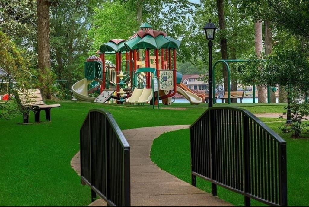 404 Piping Rock Drive, Huntsville, Texas image 33