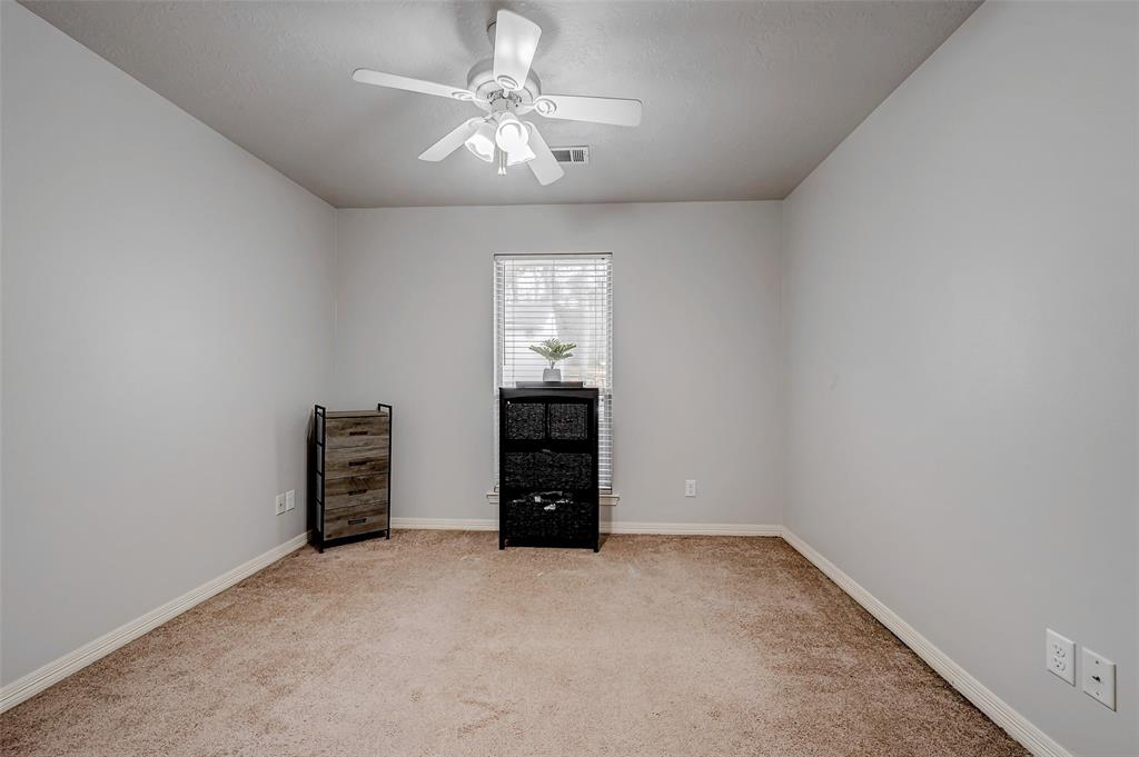 404 Piping Rock Drive, Huntsville, Texas image 24