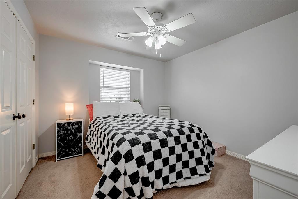 404 Piping Rock Drive, Huntsville, Texas image 27
