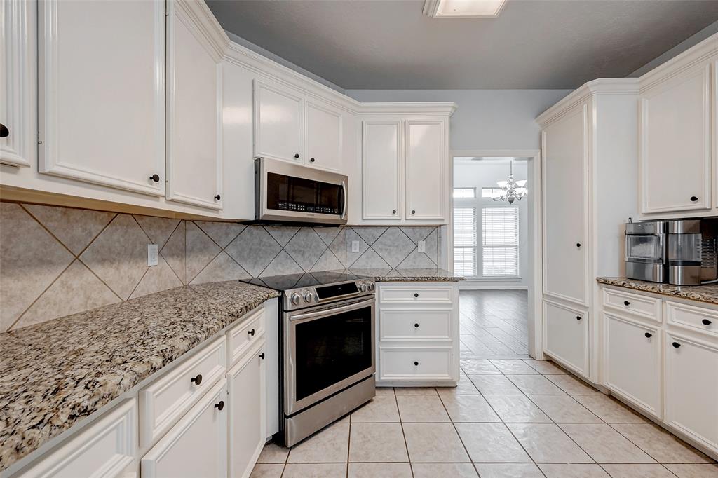 404 Piping Rock Drive, Huntsville, Texas image 13