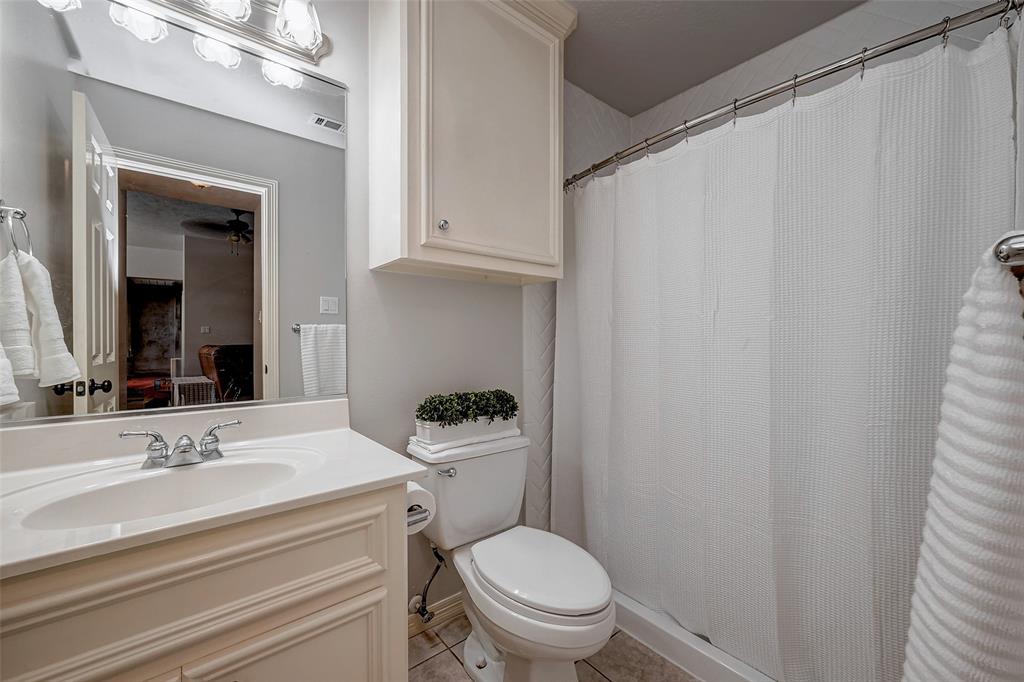 404 Piping Rock Drive, Huntsville, Texas image 26