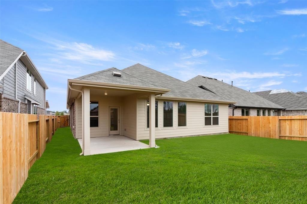 21608 Elmheart Drive, New Caney, Texas image 6
