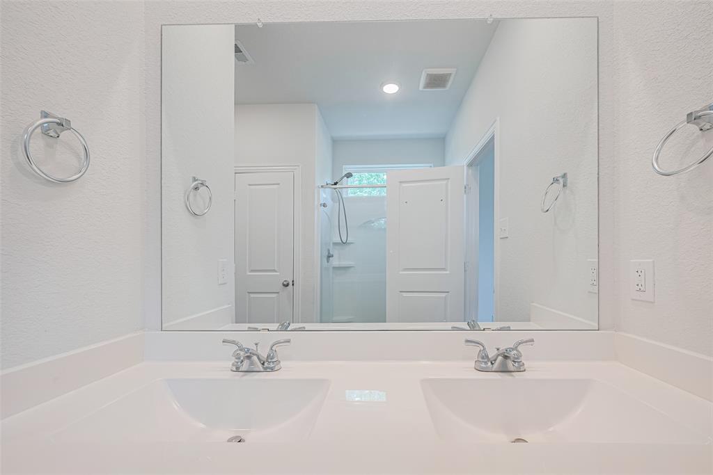 17947 Costrell Drive, Hockley, Texas image 24