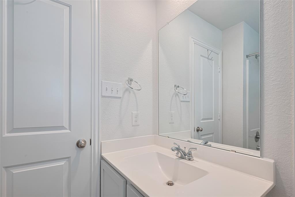 17947 Costrell Drive, Hockley, Texas image 28