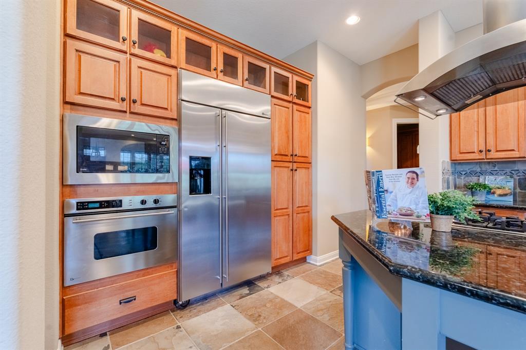 14 Cotillion Court, The Woodlands, Texas image 18