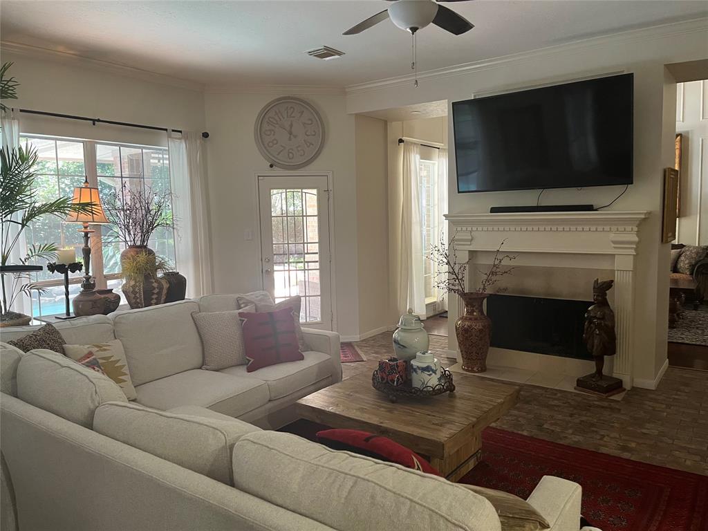 2103 Crescent Coral Drive, League City, Texas image 27