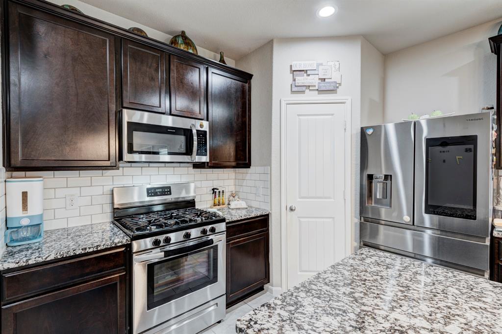 18214 Grayson Bluff Way, Richmond, Texas image 14