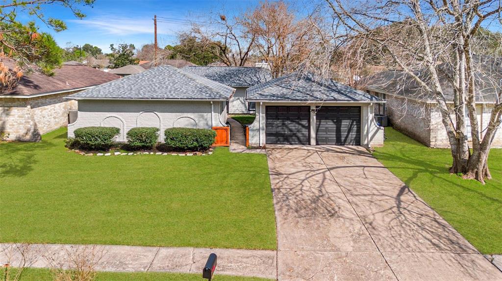 16307 Tibet Road, Friendswood, Texas image 2