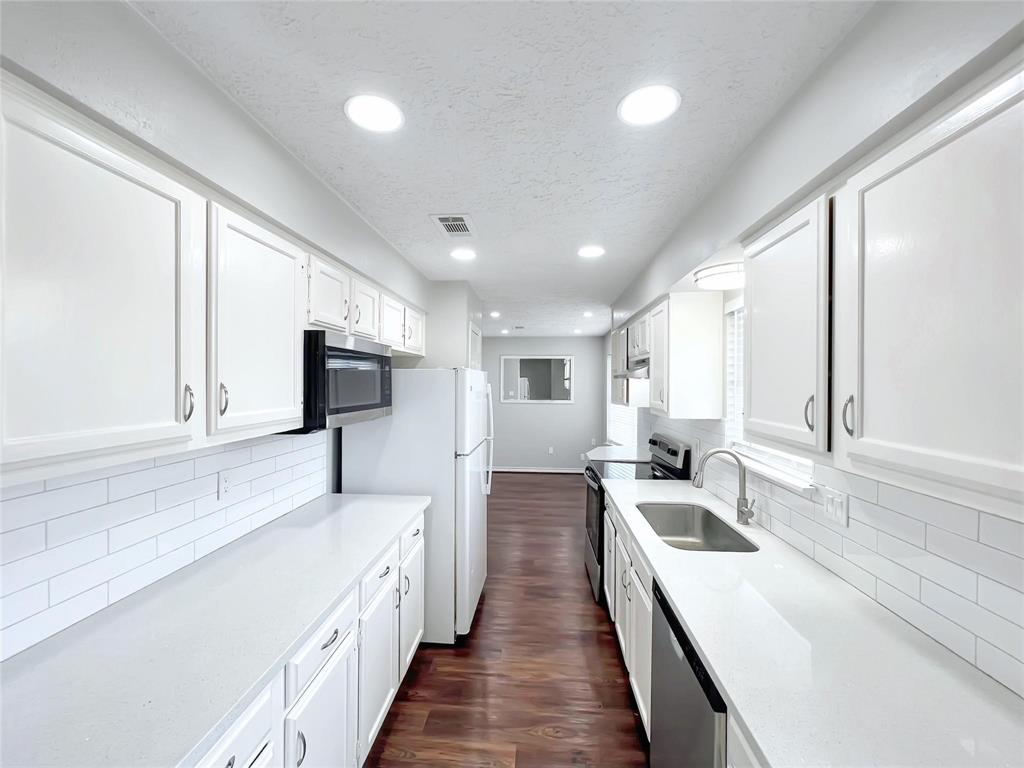 16307 Tibet Road, Friendswood, Texas image 10