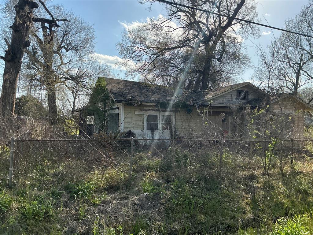 301 Smith Street, Cleveland, Texas image 6