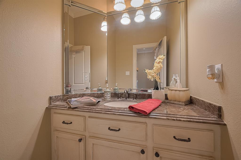 18518 W Paloma Lago Circle, Cypress, Texas image 12